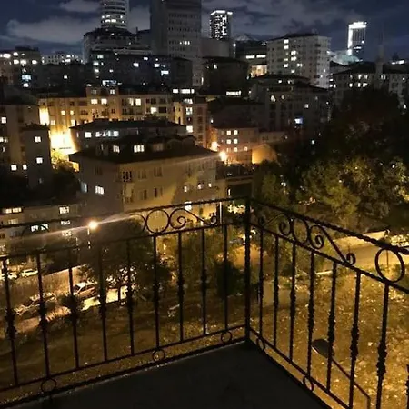 Διαμέρισμα Newly Decorated Close To Sisli Metro In